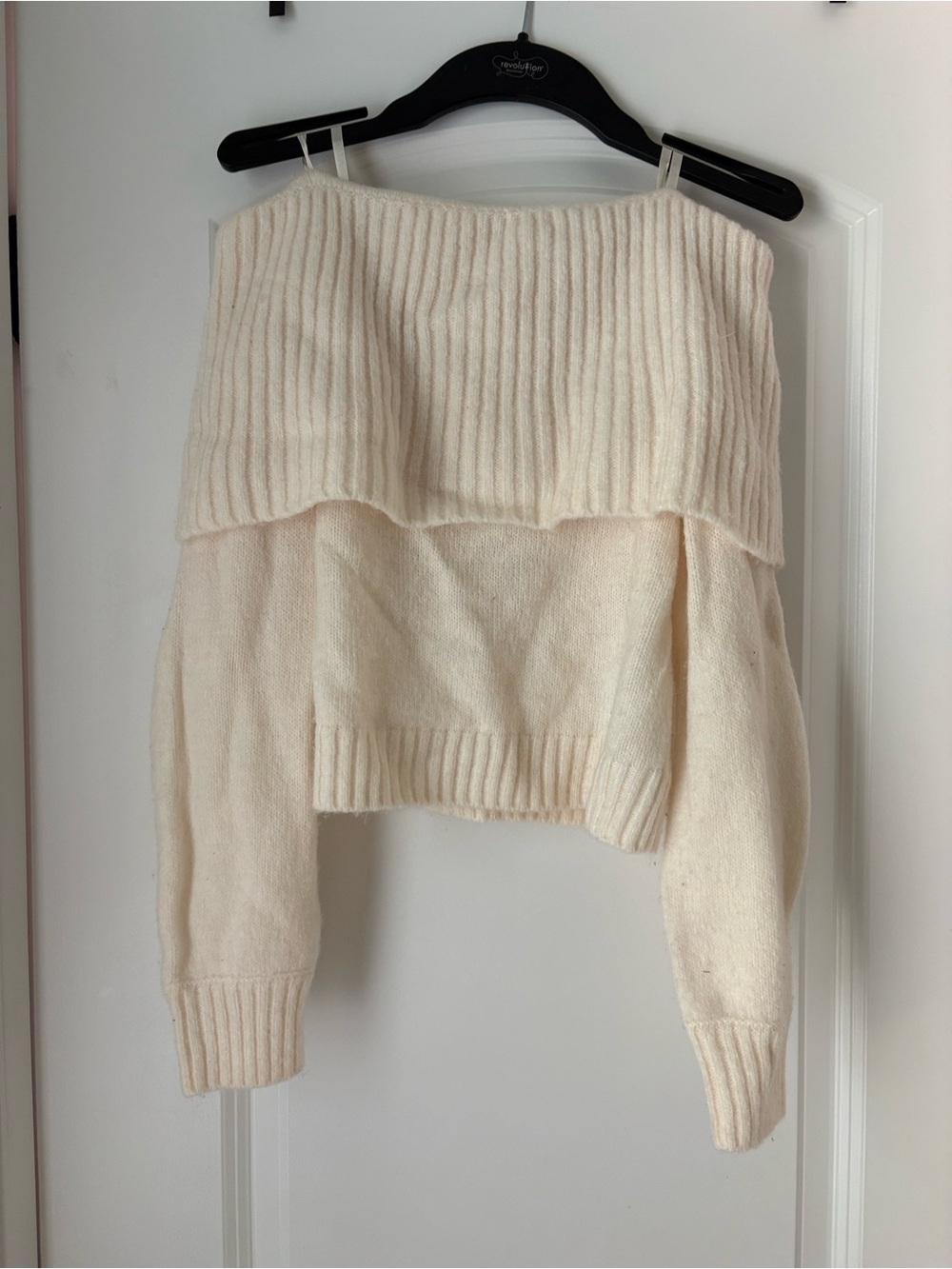 Abercrombie & Fitch Cream Off-the-Shoulder Ribbed Sweater